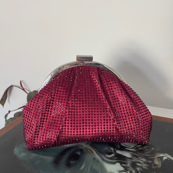 Burgundy rhinestone vintage clutch bag with silver hardware - Picture 5 of 5
